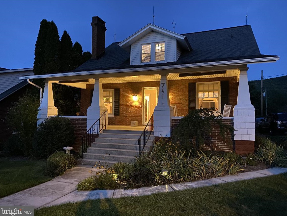 741 Juliana St, Bedford PA  15522-1929 exterior