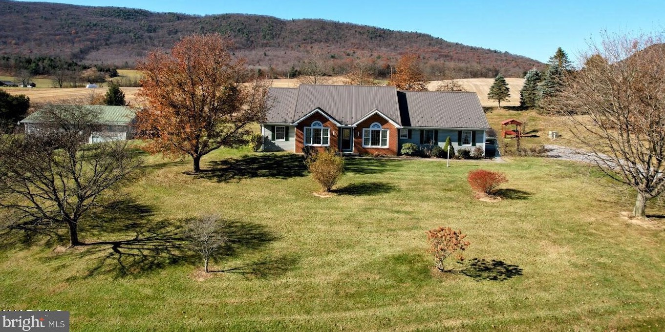 527 Woodbury Pike, Hopewell, PA 16650-7721