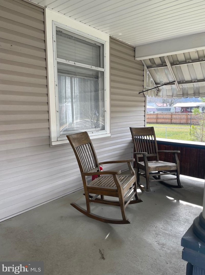 166 1st Ave, Hyndman, PA 15545-7334