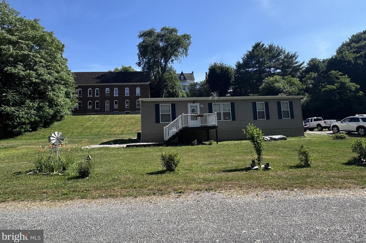 805 Branch St, Saxton, PA 16678