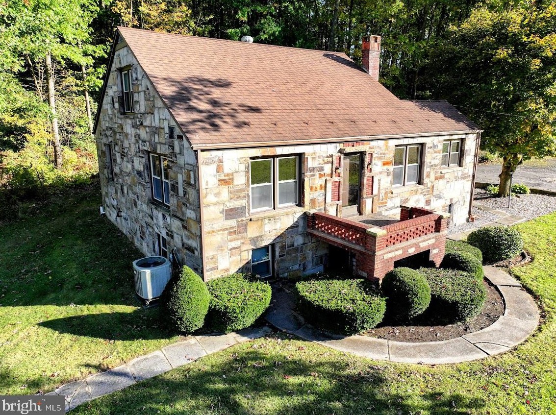10408 Raystown Rd, Saxton, PA 16678