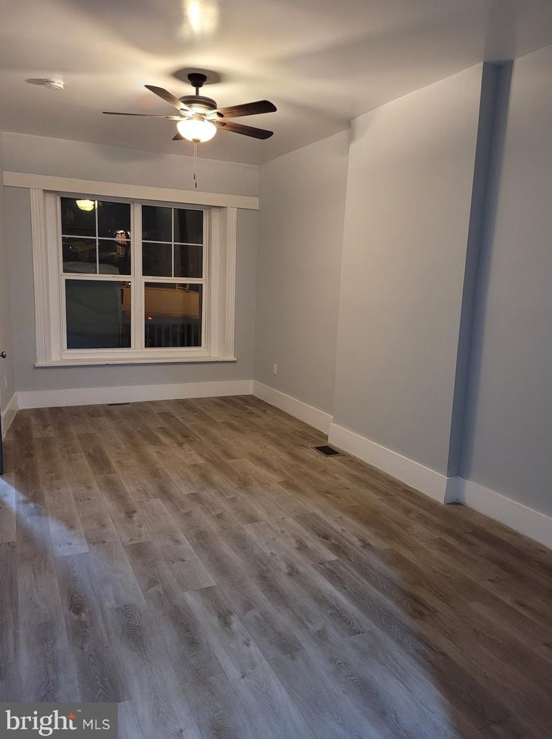 1352 Perkiomen Ave, Reading, PA 19602-2156