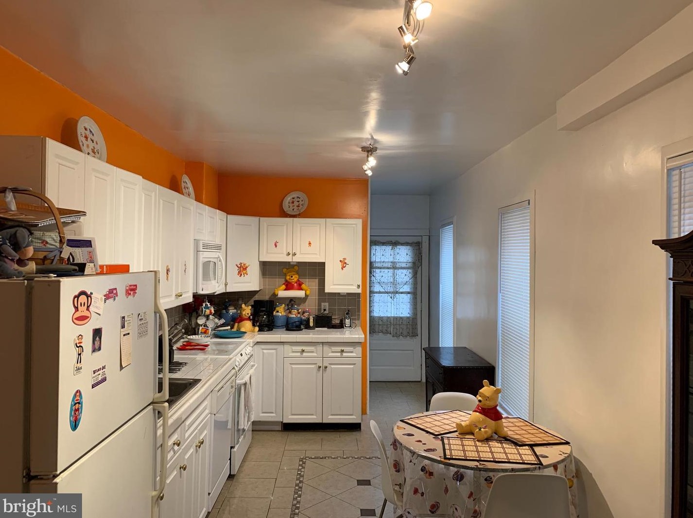 1145 Perry St, Reading, PA 19604-2046