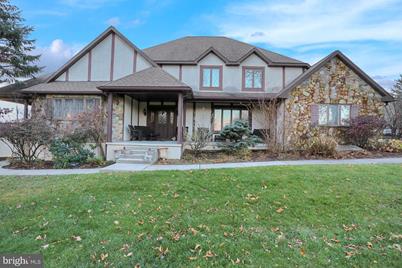 17 Augusta Lane - Photo 1
