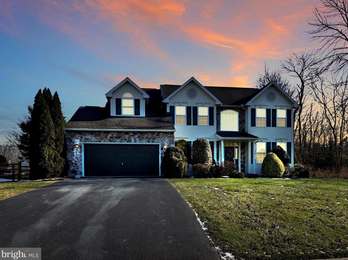124 Monocacy Creek Rd, Douglassville, PA 19518-9501