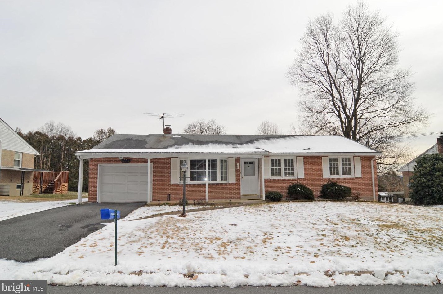 306 Blackwood Dr, Reading, PA 19606-2406