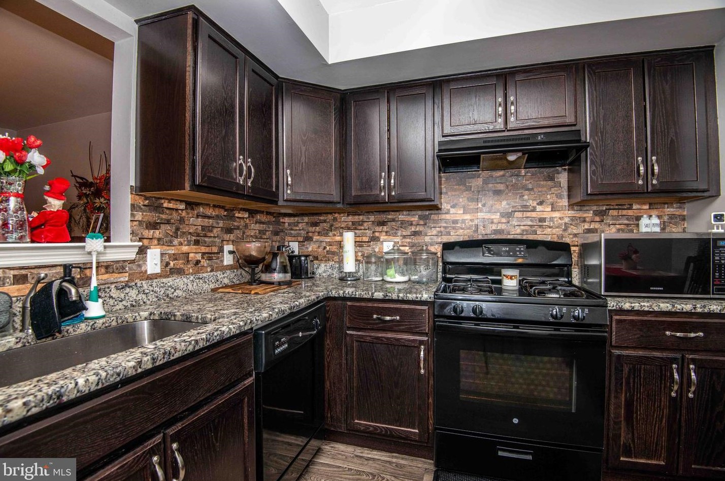 3913 Penns Dr, Reading, PA 19606-2884