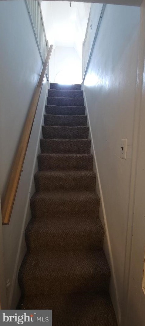 2811 Kutztown Rd, Reading PA 19605-2660 exterior