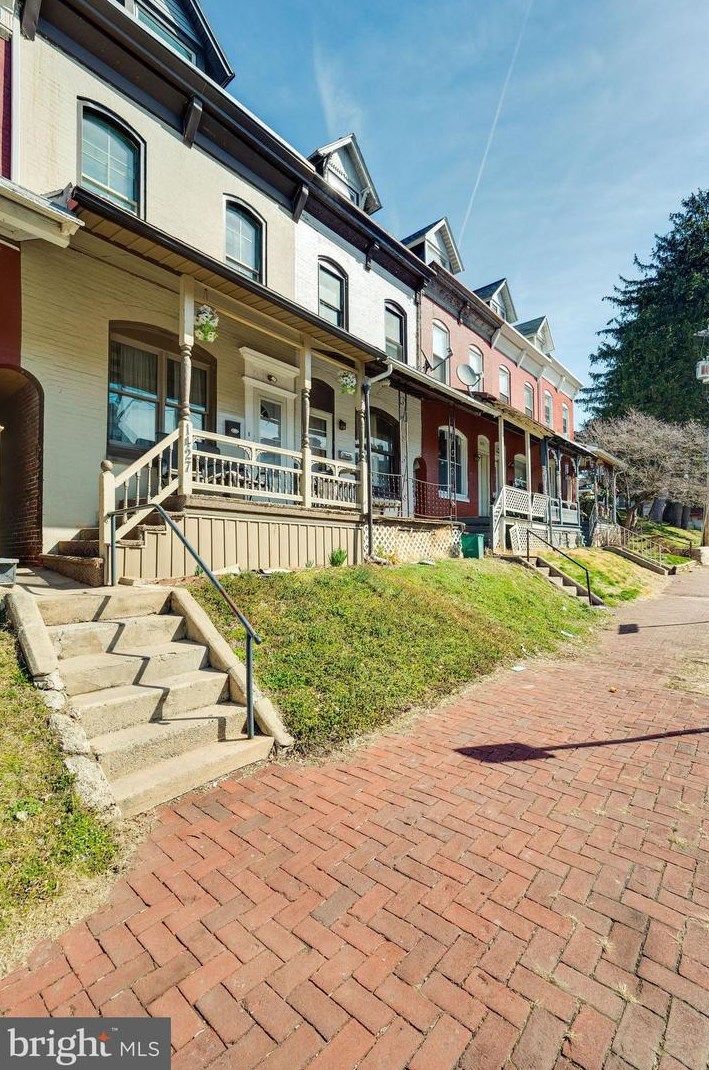 1427 Muhlenberg St, Reading, PA 19602-2127