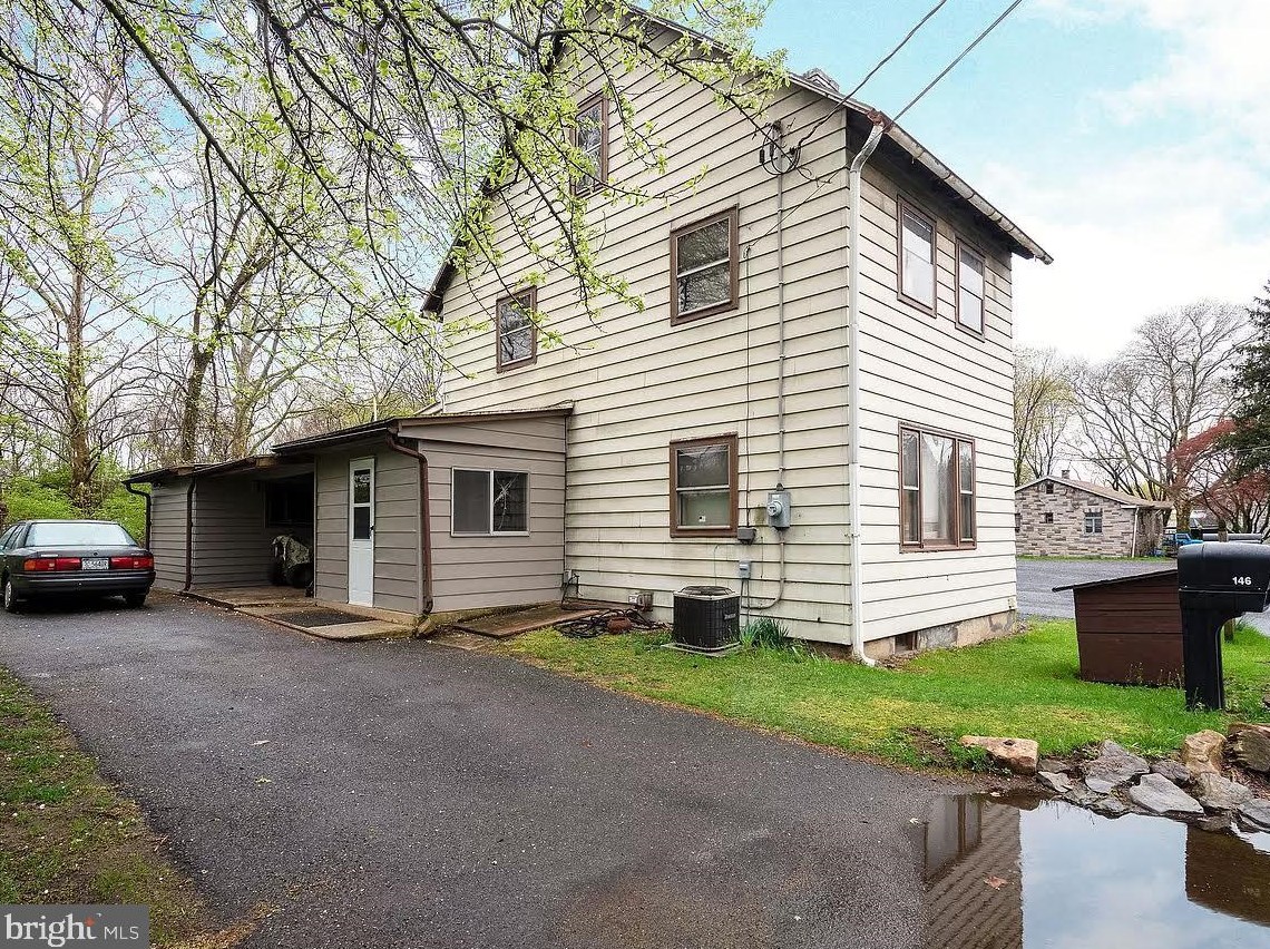 146 Water St, Reading, PA 19605-1211