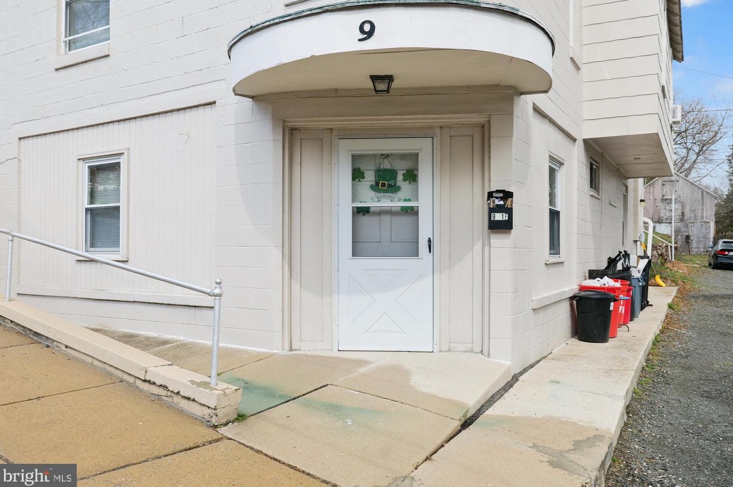 9 Church St, Hummels Store PA 19540-1733 exterior