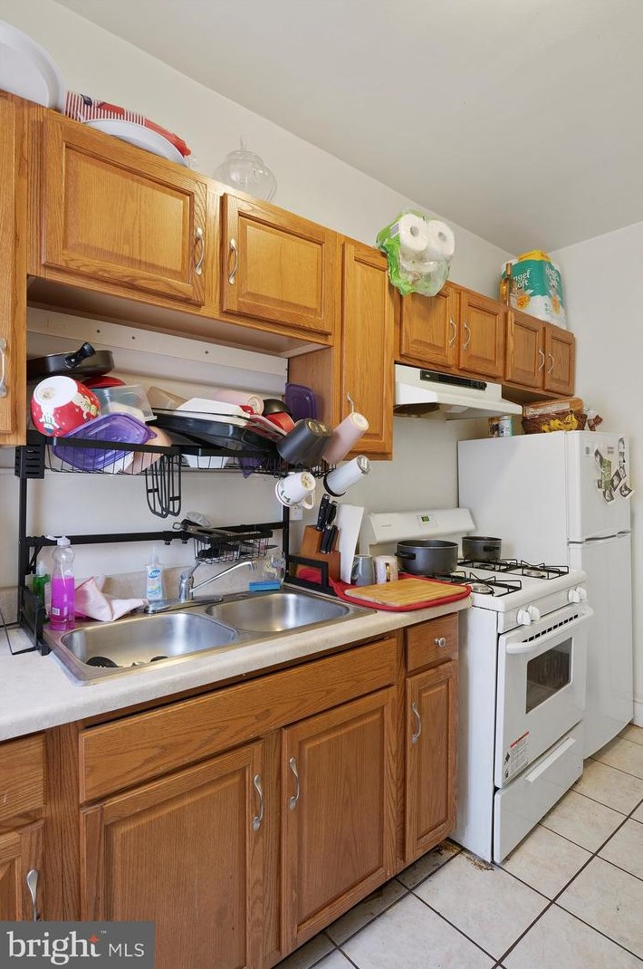 9 Church St, Hummels Store PA 19540-1733 exterior