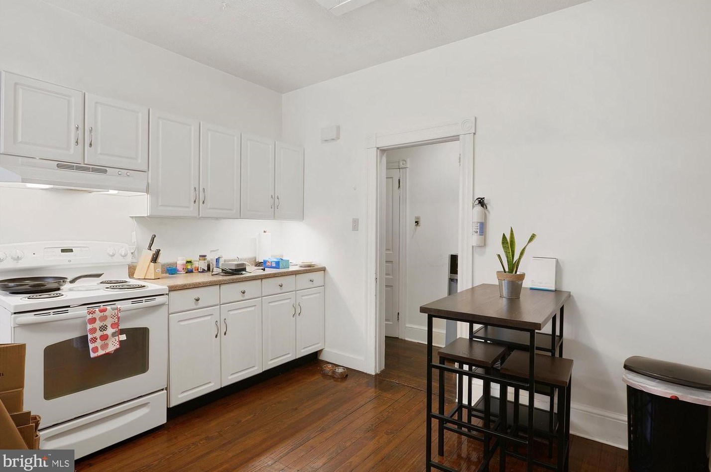 9 Church St, Hummels Store PA 19540-1733 exterior