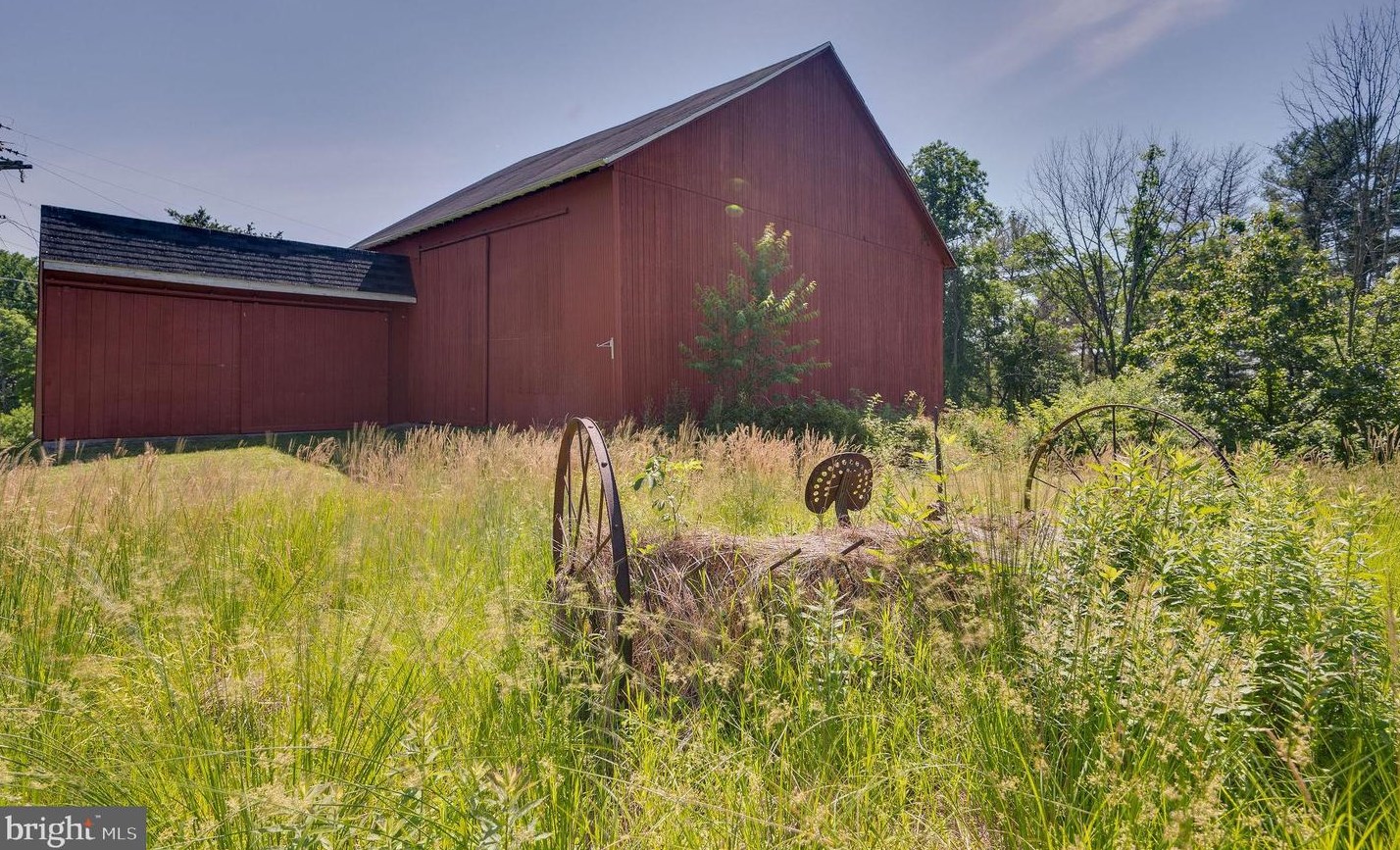 1110 Ritters Rd, Reading PA  19606-9652 exterior