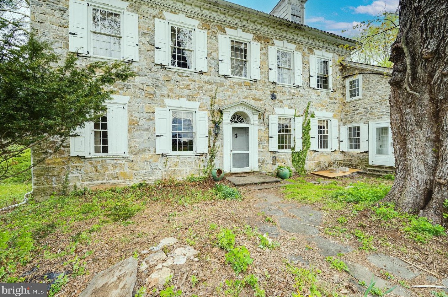 703 Lincoln Dr, Reading, PA 19608-9325