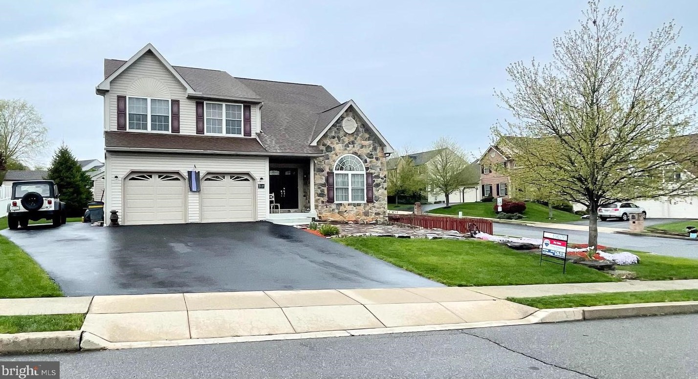 27 Tennessee Ave, Reading, PA 19608-9355