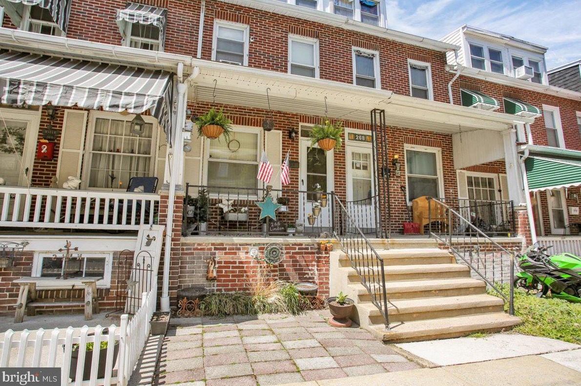 266 Linden St, Reading, PA 19604-2932