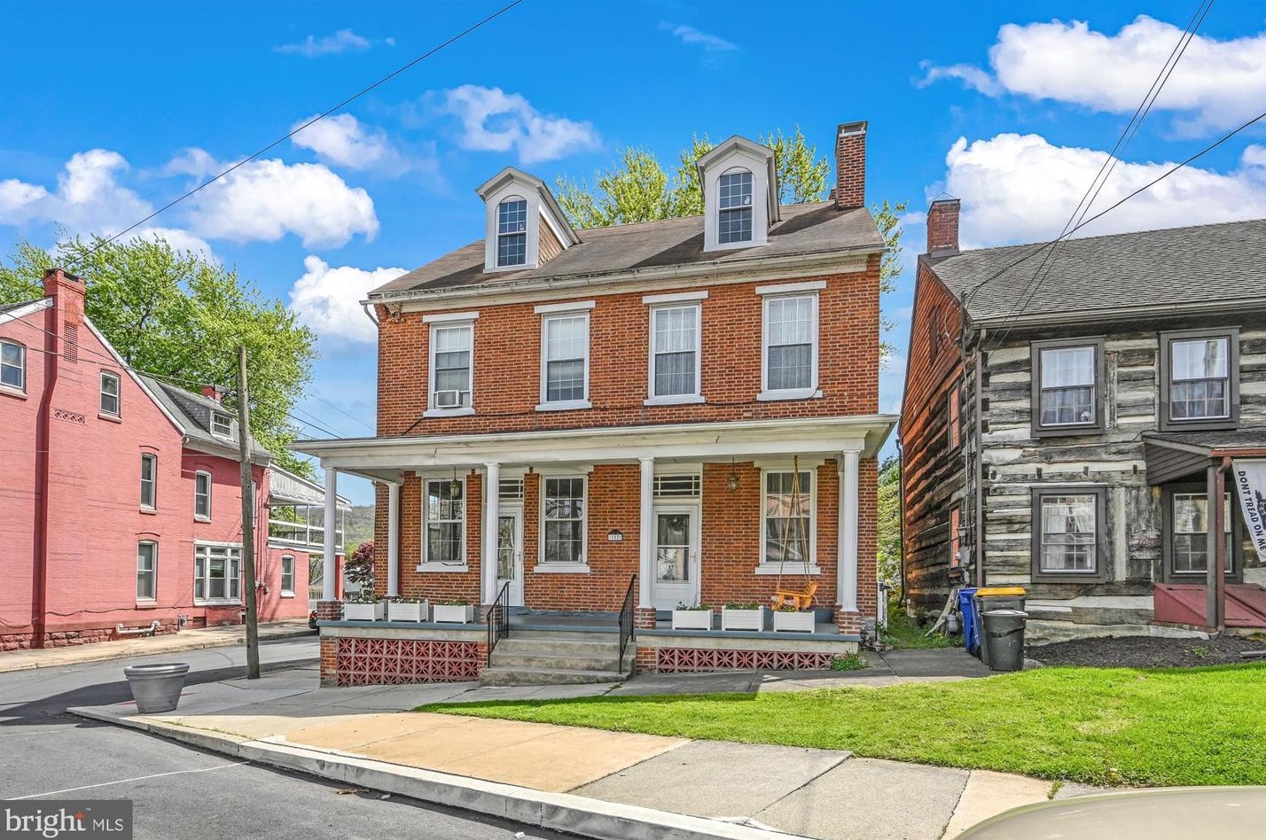102 W High St, Womelsdorf, PA 19567