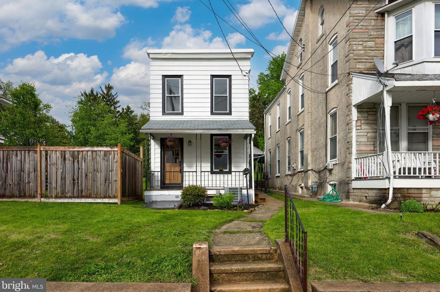 2817 Kutztown Rd, Reading PA  19605-2654 exterior