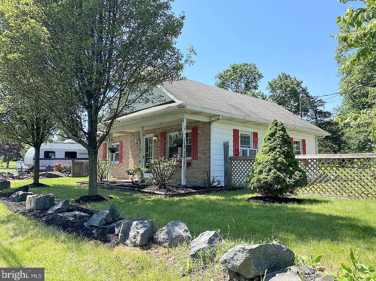 7792 Boyertown Pike, Spangsville, PA 19512-8111