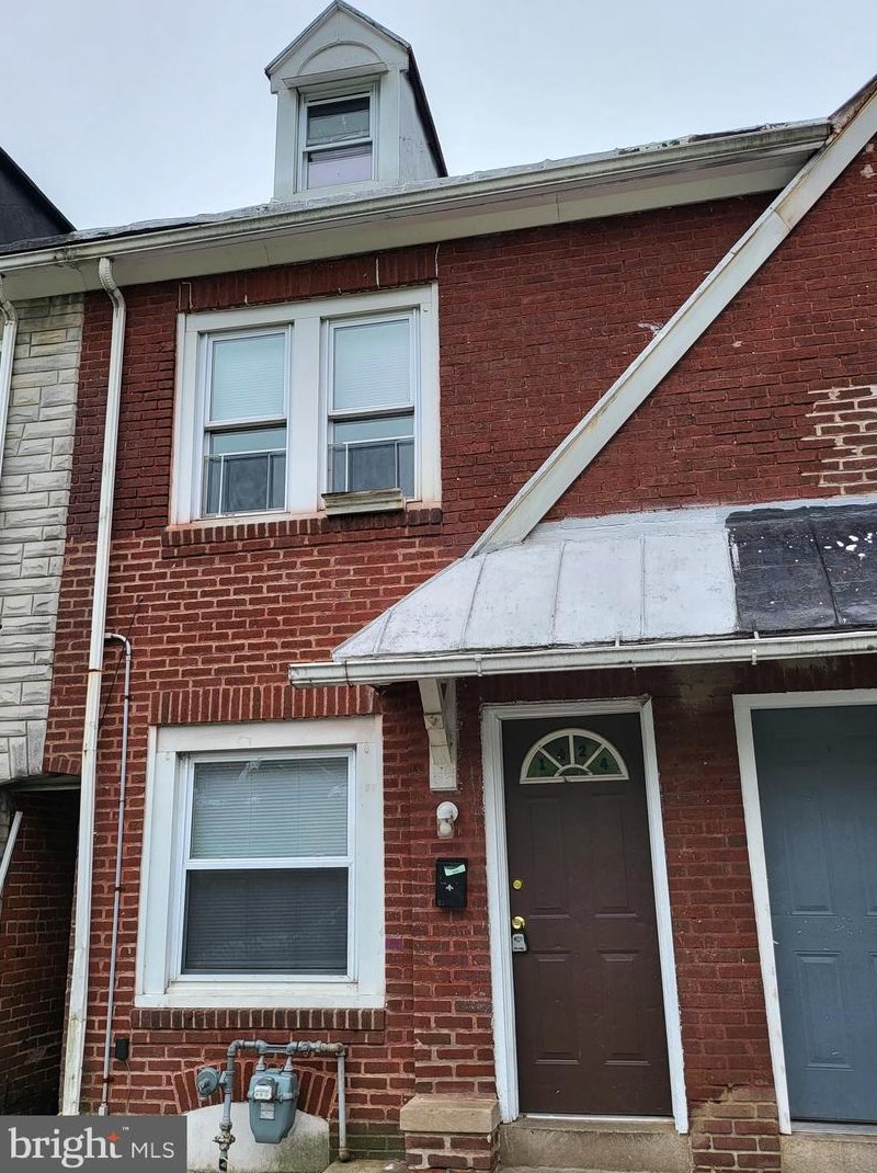 1624 Forrest St, Reading, PA 19602-2211