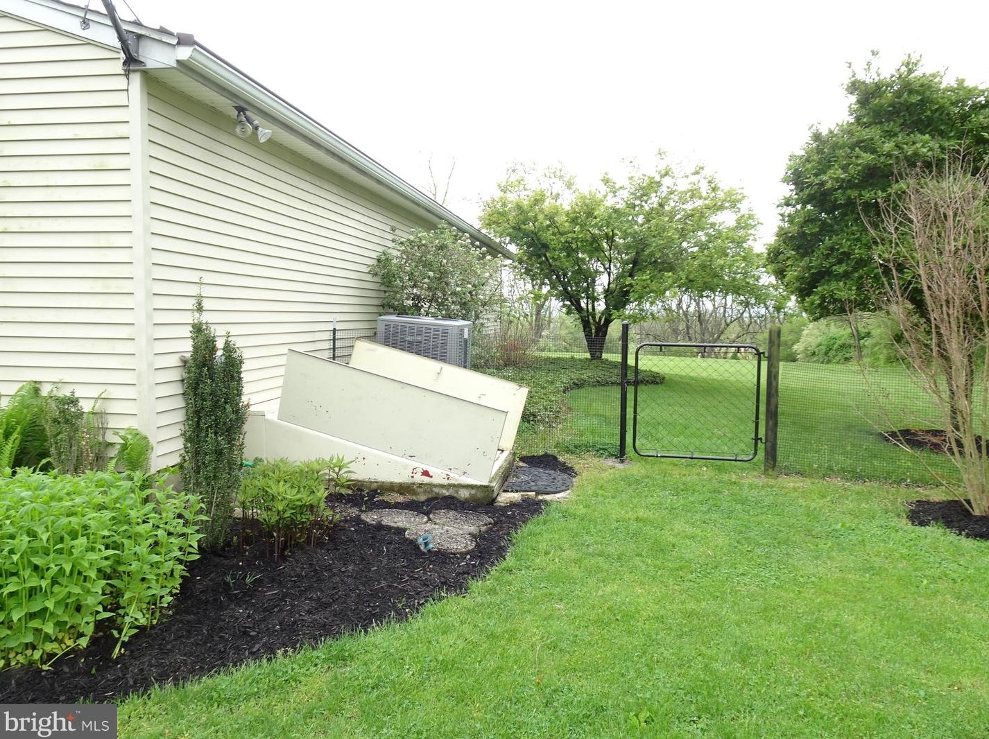 20 Raker Dr, Douglassville PA  19518-8849 exterior
