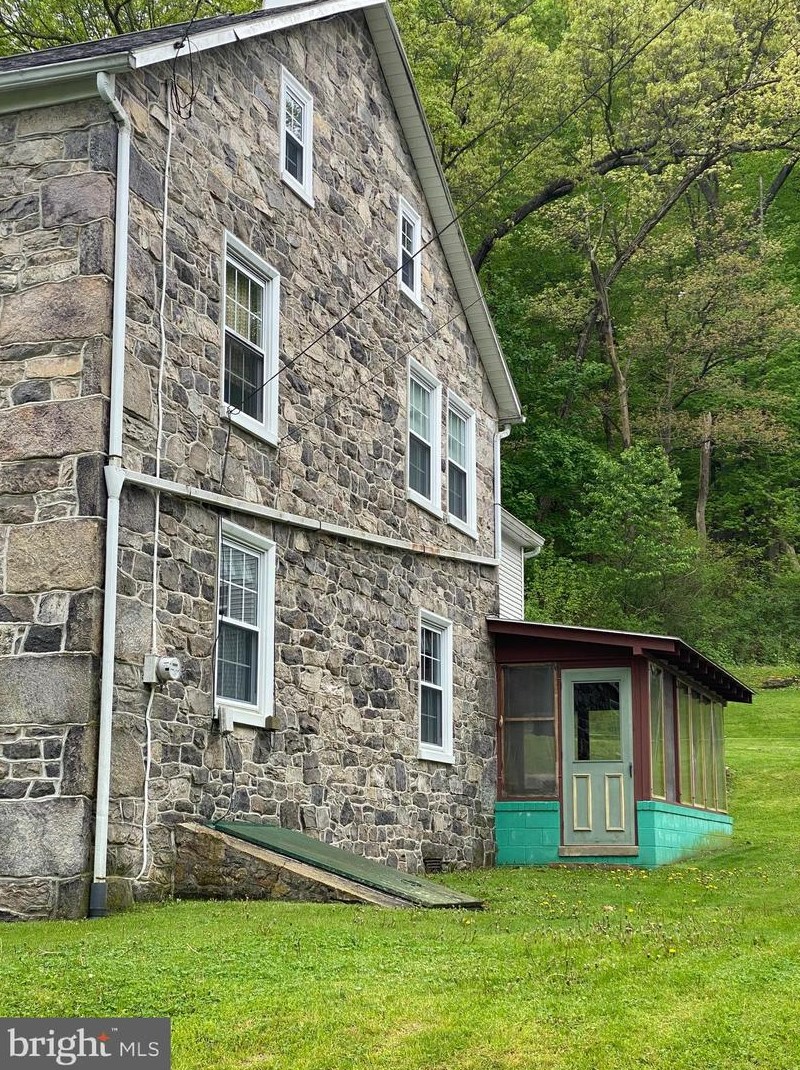 544 S Church St, Robesonia, PA 19551