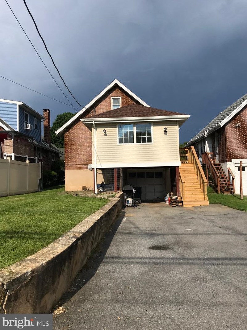 1347 Lacrosse Ave, Reading, PA 19607-2123
