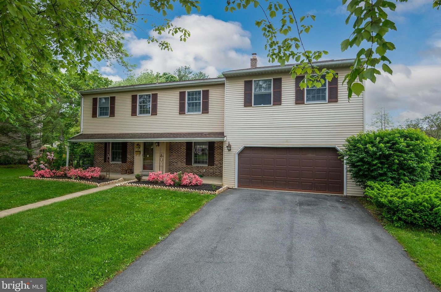 44 Wellington Blvd, Reading, PA 19610-1834