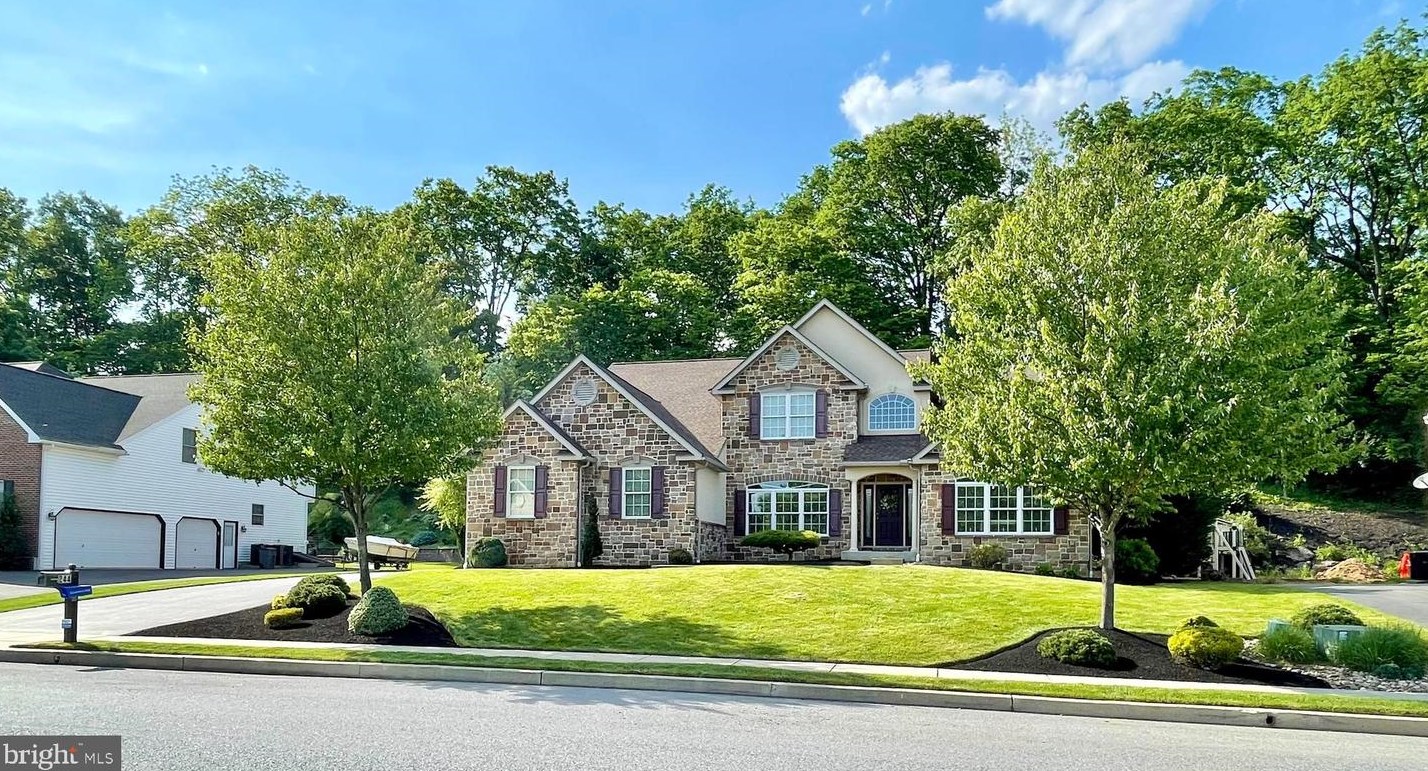 244 Atlantic Ave, Reading, PA 19608-9542