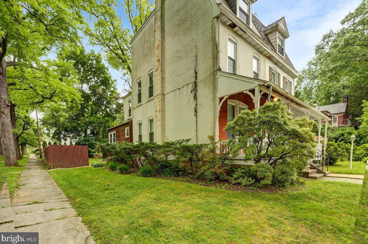 1156 Lincoln Ave, Reading PA  19610-2224 exterior