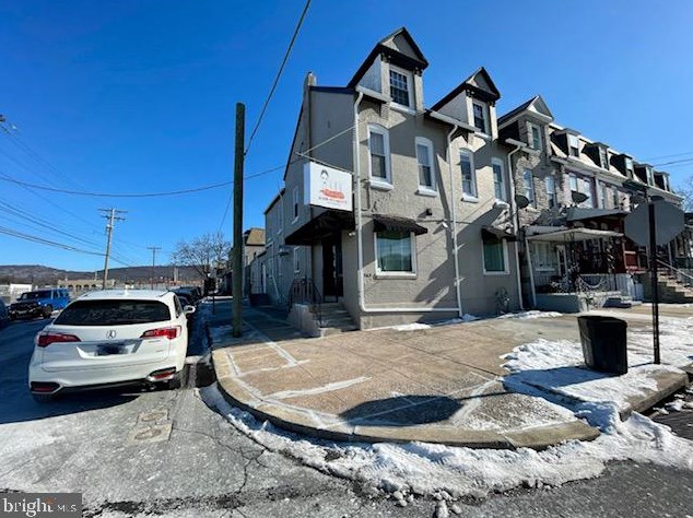 1763 3rd St, Reading, PA 19601-1201