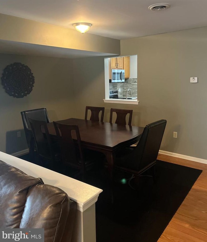 1522 Duke St, Reading, PA 19605-2202