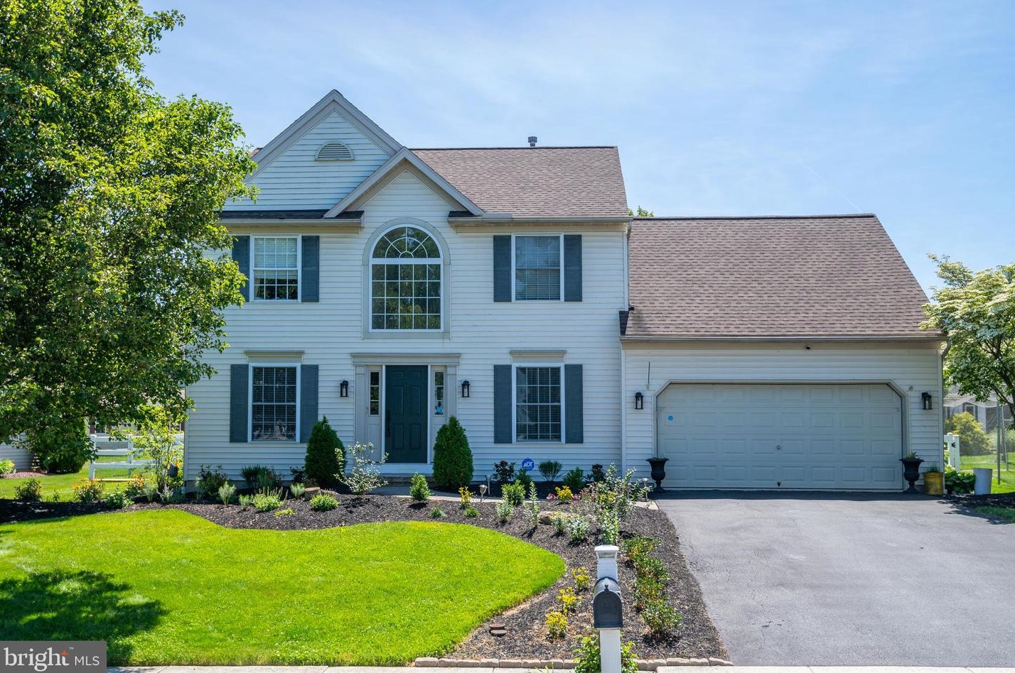 8 Mellowbrook Dr, Reading, PA 19608-8968