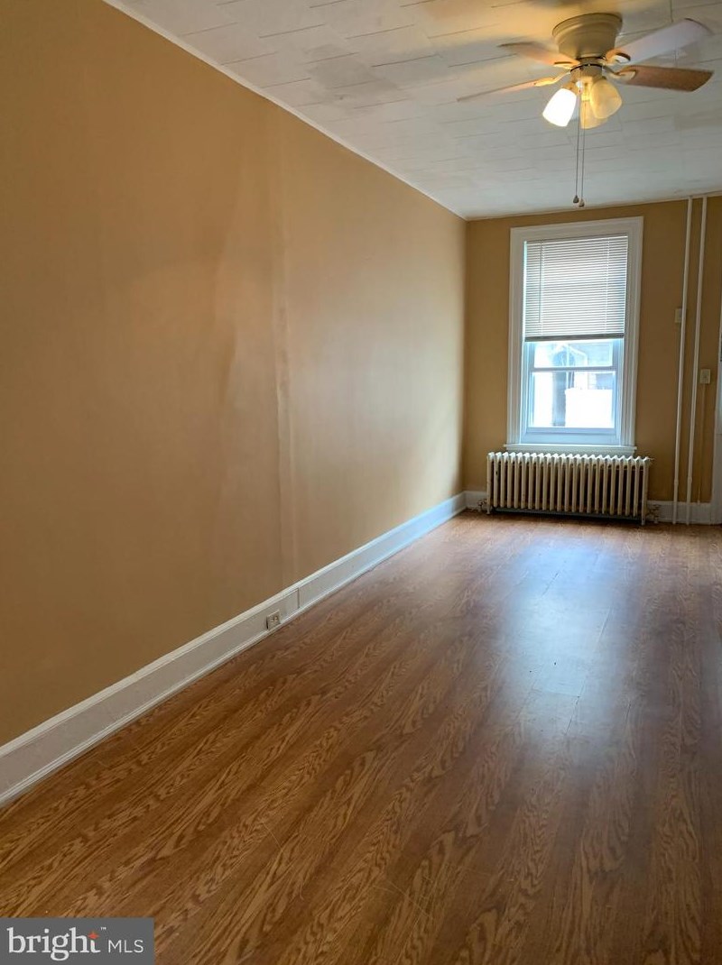 638 Moss St, Reading, PA 19604-2626