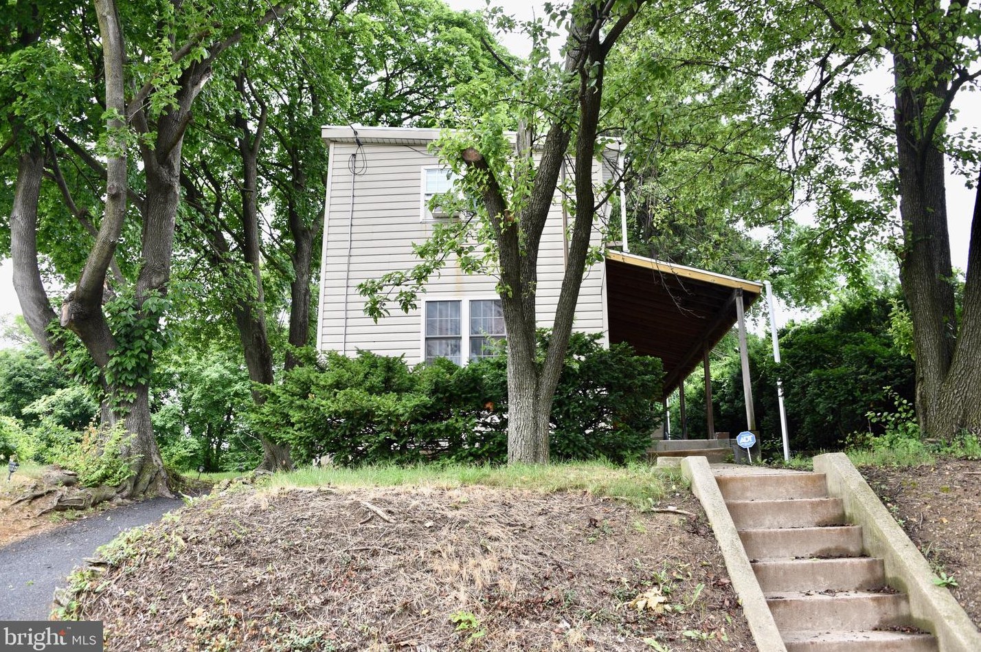 3005 Centre Ave, Reading, PA 19605-2437