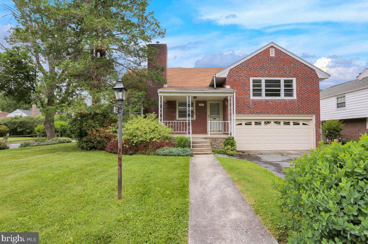 812 26th St, Reading, PA 19606-1414