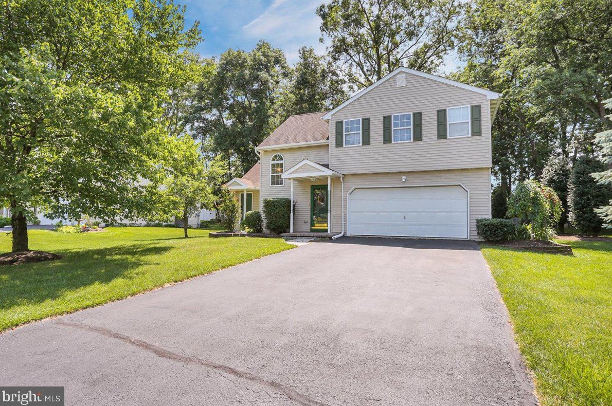 171 Cornerstone Dr, Blandon, PA 19510