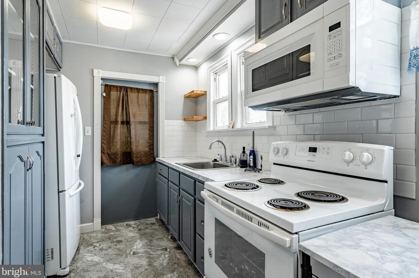 210 Upland Ave, Reading PA  19611-2081 exterior