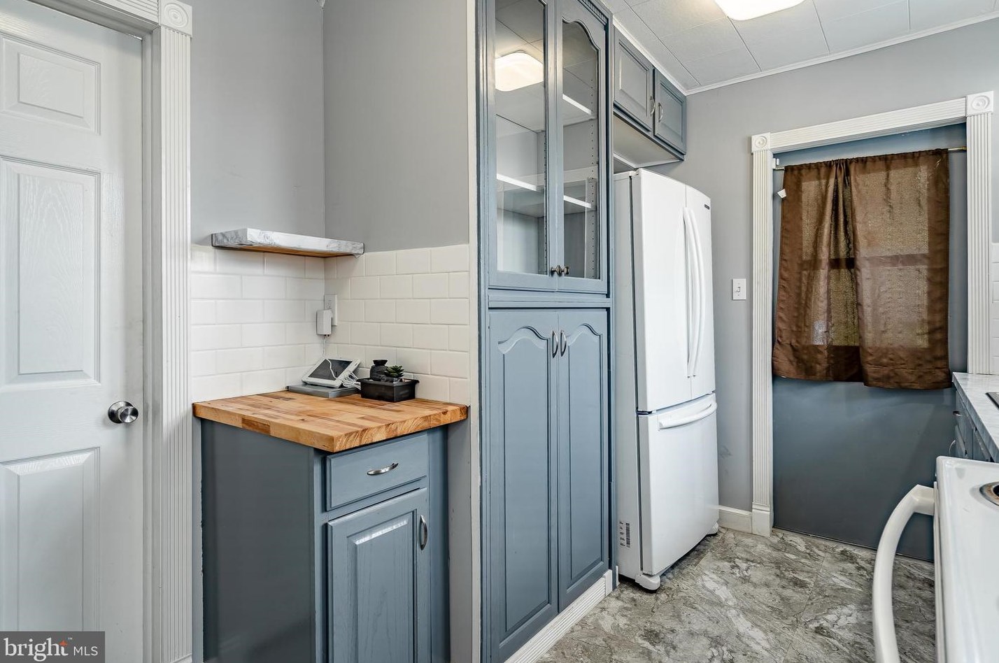 210 Upland Ave, Reading PA  19611-2081 exterior