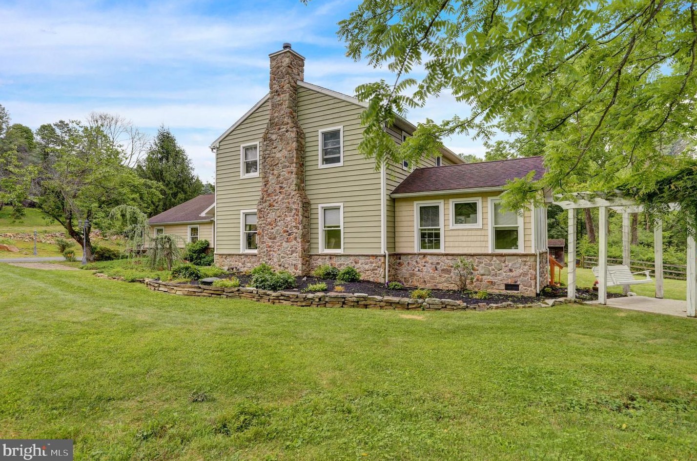 419 Miller Rd, Reading, PA 19608-2012