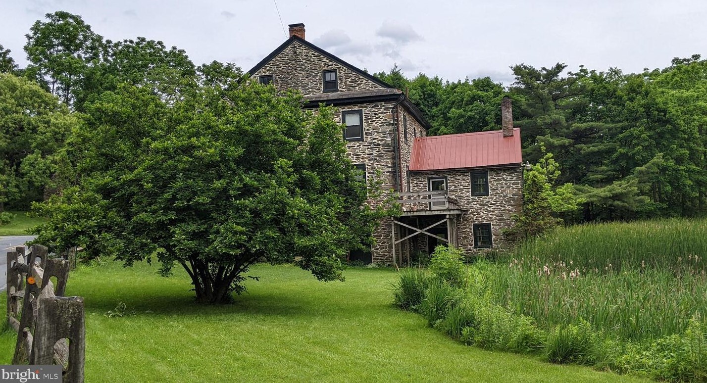 781 Long Lane Rd, Greenwich, PA 19530-9308