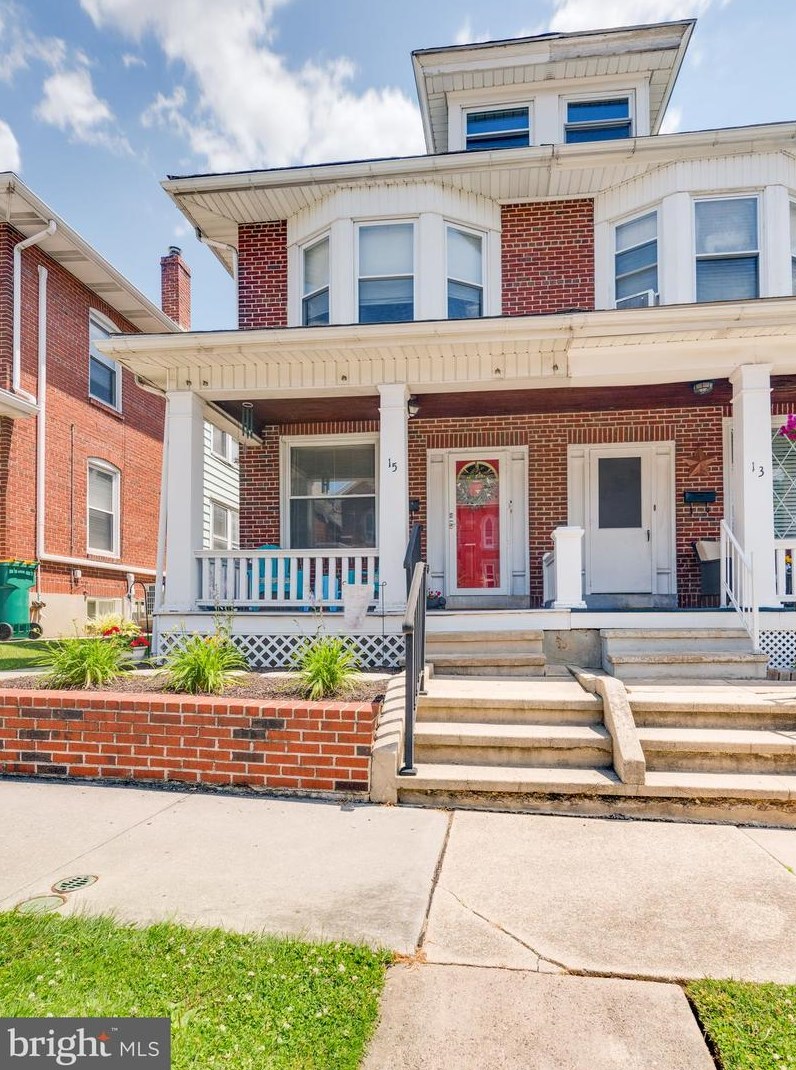 15 Telford Ave, Reading, PA 19609-1627