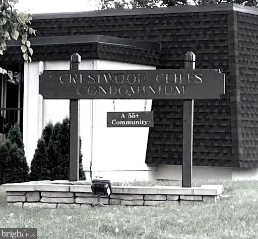 2 Alpine Ct, Reading, PA 19606