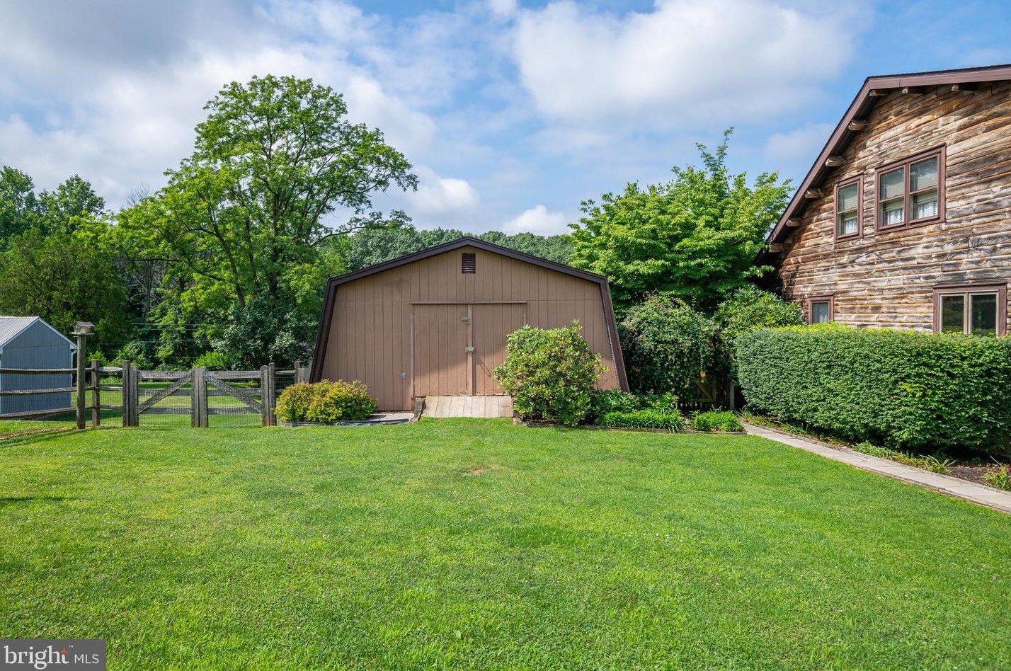 1061 Strause Ln, Dauberville, PA 19533