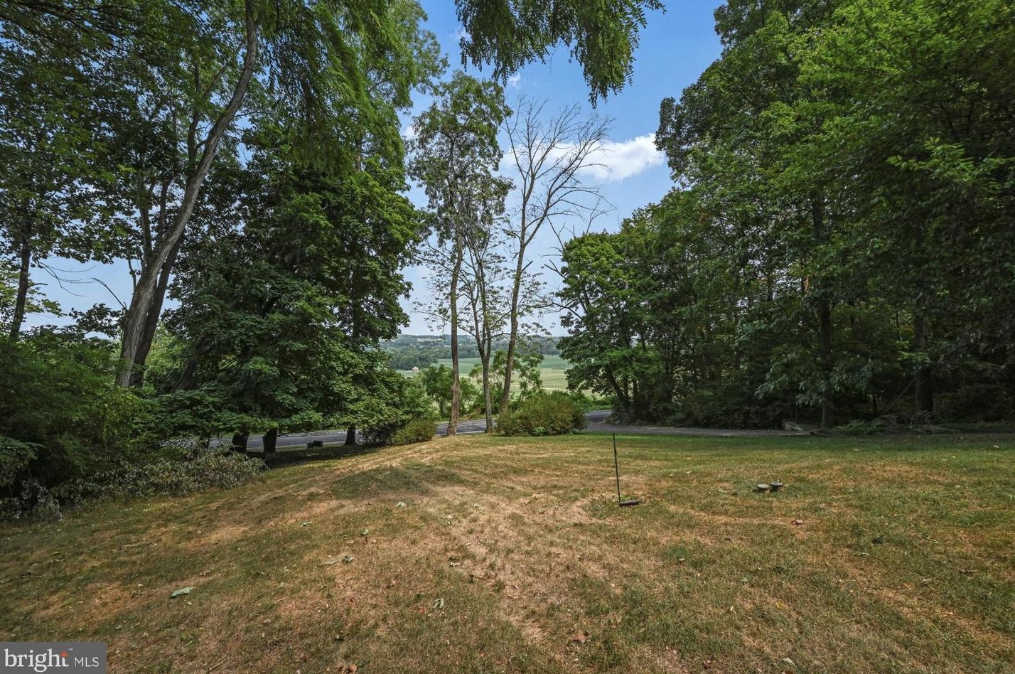 178 Hospital Rd, Wernersville, PA 19565-9407