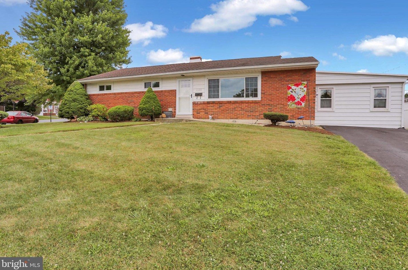 2120 Dennis Dr, Reading, PA 19601-1181