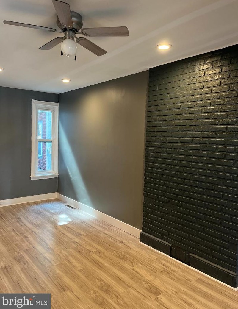1127 Locust St, Reading, PA 19604-2129