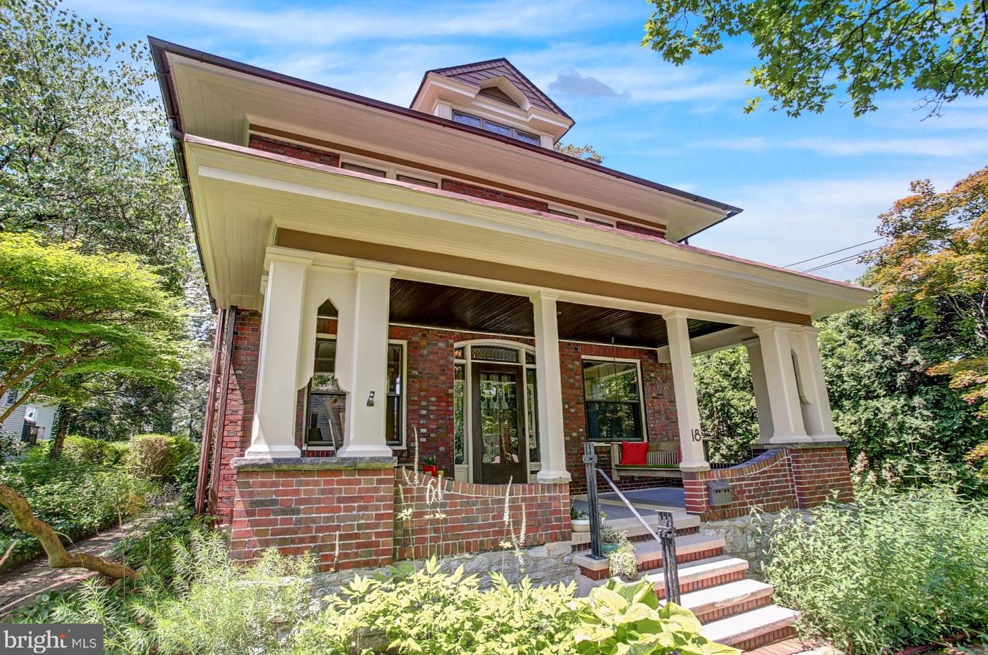 18 Berks Pl, Reading, PA 19610-2104