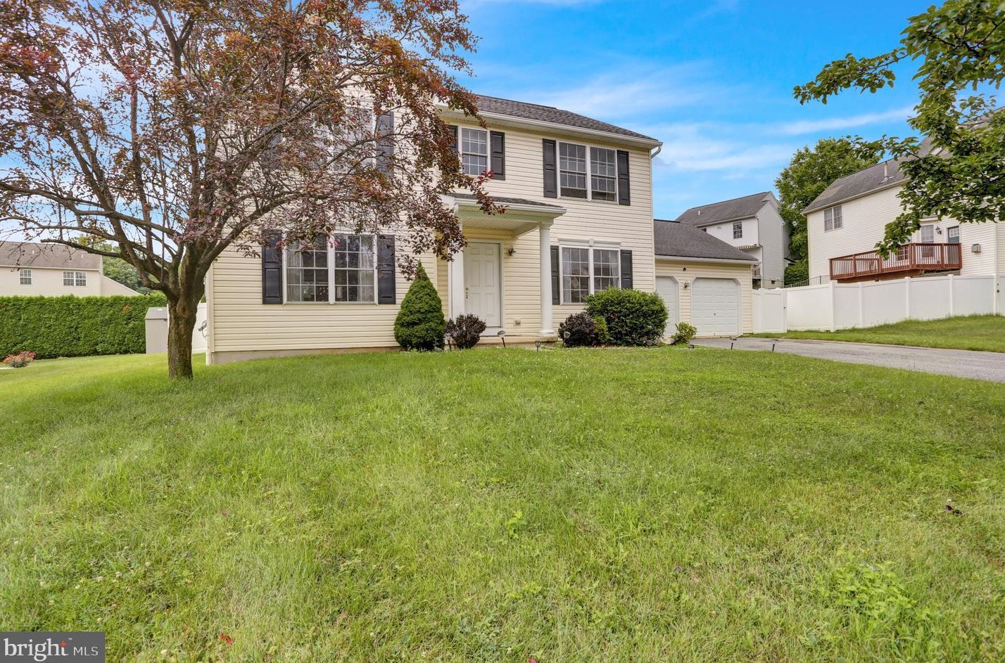 423 Colonial Ct, Blandon, PA 19510